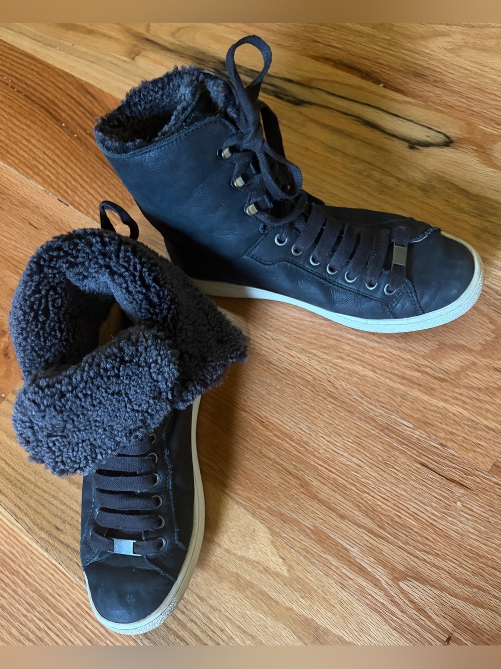 Uggs Unisex Black Shearling-Lined High-Top Sneakers